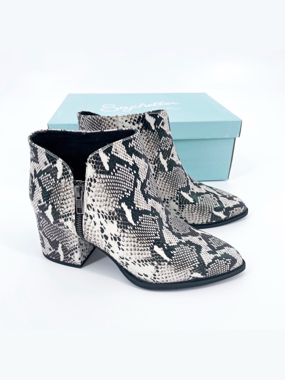 NEW Seychelles Chaparral Ankle Bootie Embossed Snake Print Python Size 7